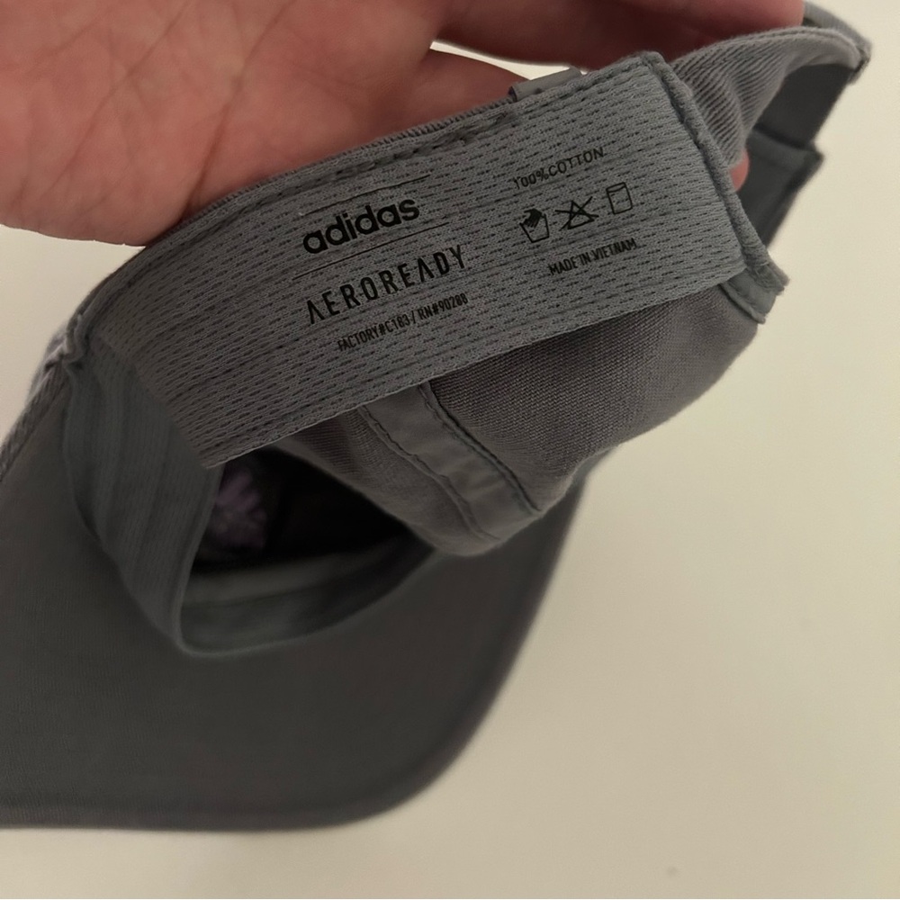 Adidas hat - Picture 3 of 3